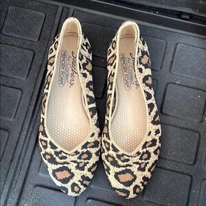 Skechers Black and Tan Flats Comfortable Loafers